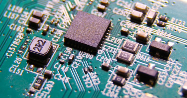 Tecnología SMT en manufactura electrónica